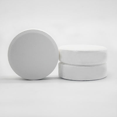 1.2g / 100mL Cas 87-90-1 TCCA เม็ดคลอรีนสำหรับสระน้ำเหนือพื้นดิน